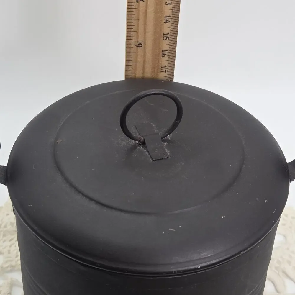 Primitive Style Small Tin Berry Bucket Lunch Pail with Tight Lid Very Good